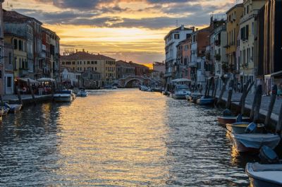 Autore: Massimo Tomasella
Titolo: Venezia di notte Agosto 2016
Anno: 2016