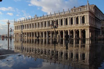 Autore: Alberto Garettini
Titolo: Venezia e l'acqua alta
Anno: 2015